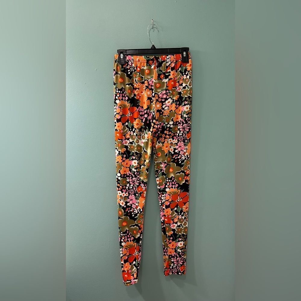 NWT … YELETE LEG WEAR “One Size” Floral Print Leggings - Picture 4 of 6
